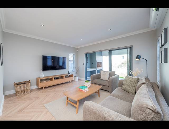 3 BEDROOM HOUSE FOR SALE IN SANDOWN